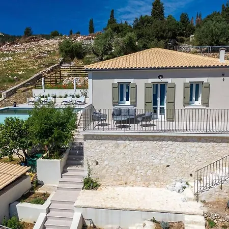 Luxury Seafront Liberty With Pool In Fiskardo