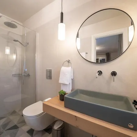 Luxury Seafront Liberty With Pool In Willa Fiskardo