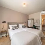 Luxury Seafront Liberty With Pool In * فيسكاردو