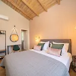 Luxury Seafront Liberty With Pool In