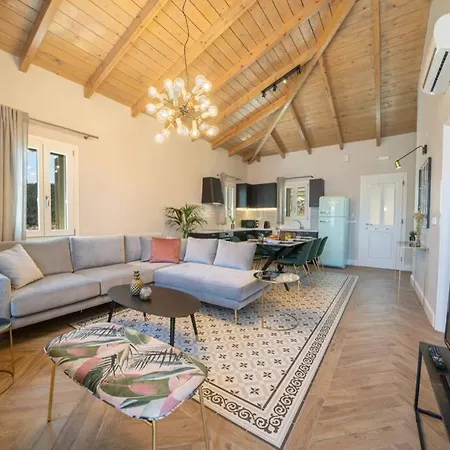 Villa Luxury Seafront Liberty With Pool In