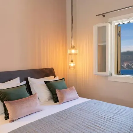 Luxury Seafront Liberty With Pool In * Φισκάρδο