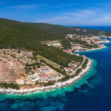 Luxury Seafront Liberty With Pool In Villa Fiskardo