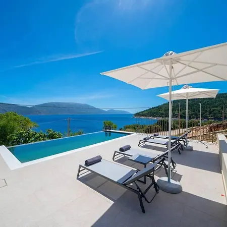 Luxury Seafront Liberty With Pool In Βίλα Φισκάρδο